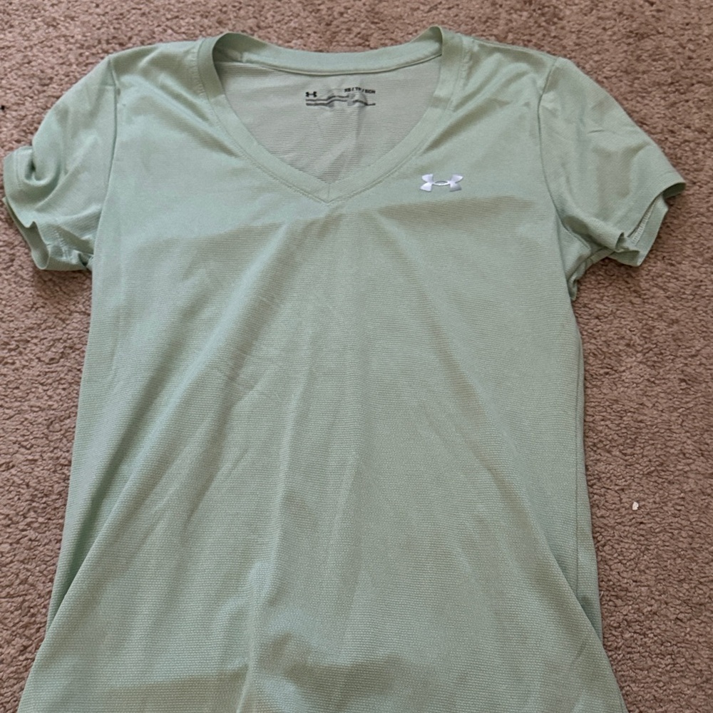 Under Armour Women's Olive V-Neck Tee